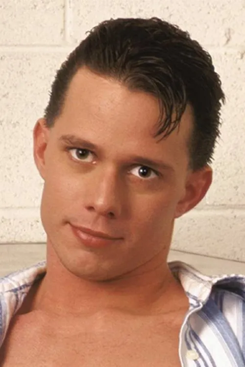 Shane Thomas interpretando a 