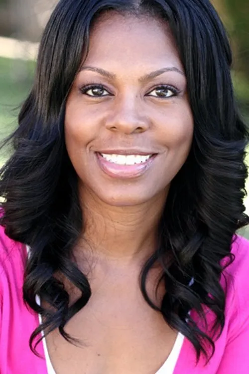 Shania Accius en su biografía y filmografía