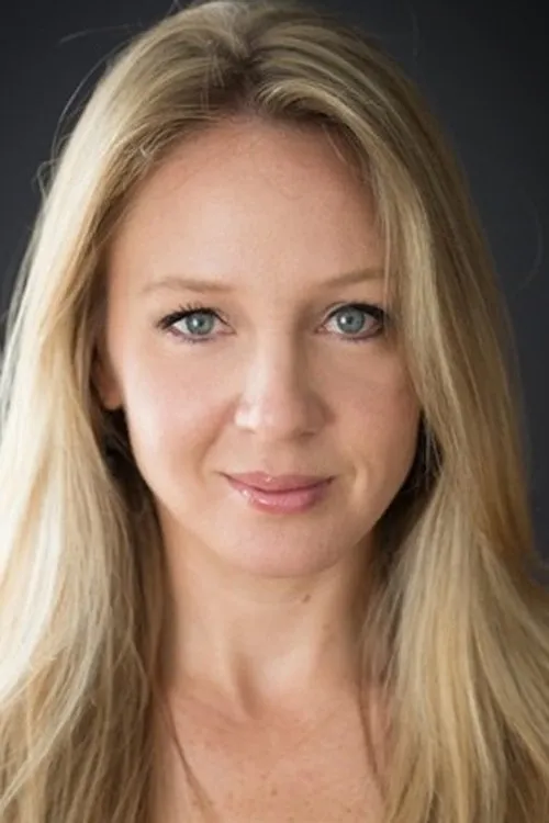 Shannan Steele interpretando a Shelly