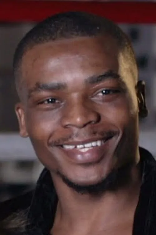 Sharif Bogere interpretando a Self