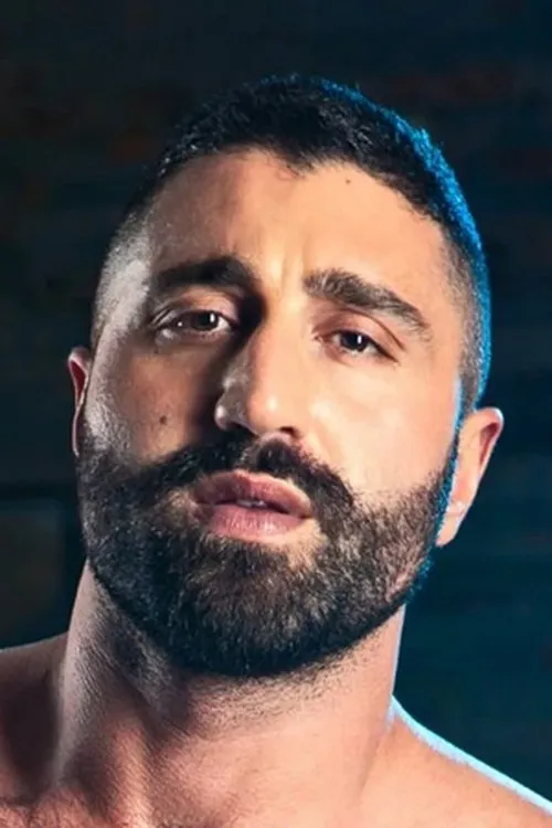 Logan Stevens ha trabajado con Sharok en 6 ocasiones