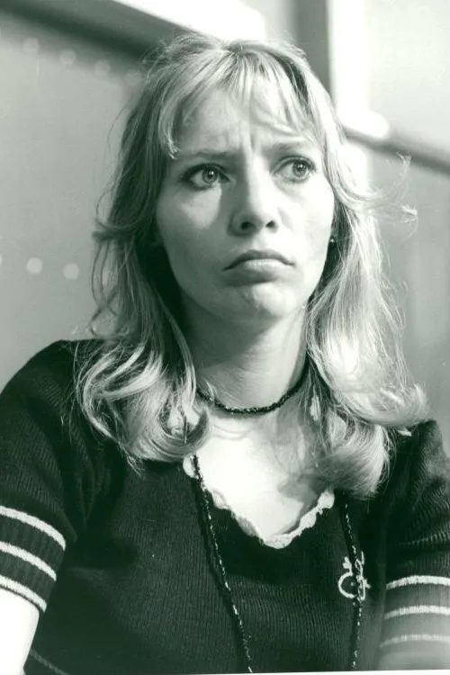 Sylvia Syms ha trabajado con Sharon Duce en 3 ocasiones