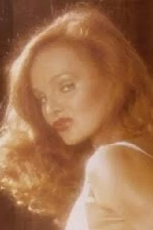 Sharon Shira interpretando a Anna