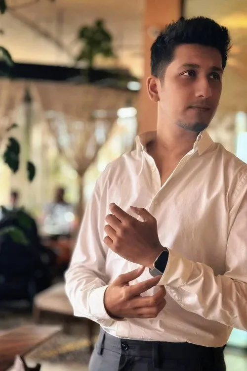 Yash Rohan ha trabajado con Sharzil Ahamed en 1 ocasiones