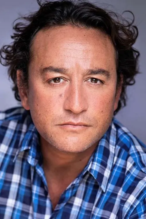 Shaun Cullen — personaje: Mitch