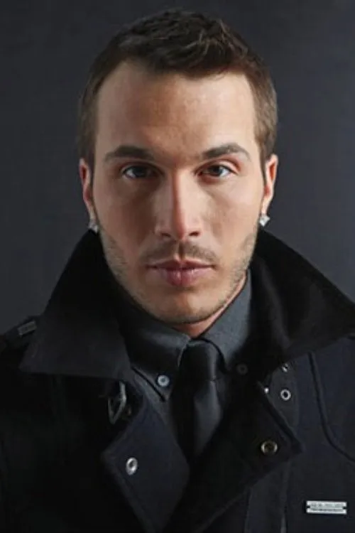 Shawn Desman interpretando a Emanuel