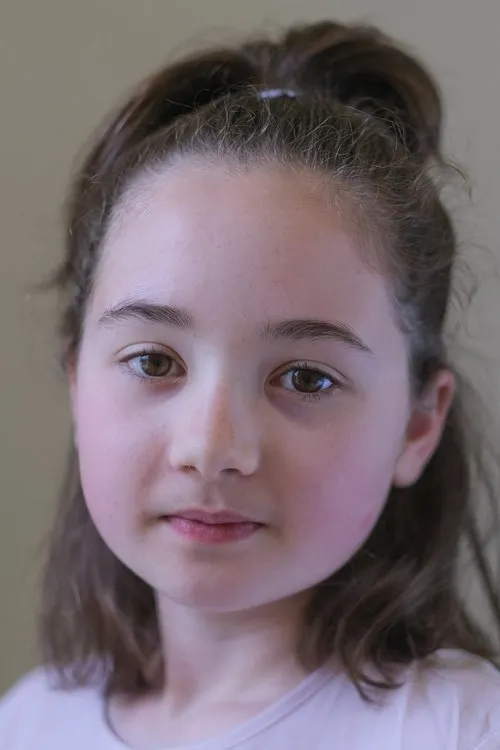 Sheherazade Makhoul Farrell interpretando a Rasha