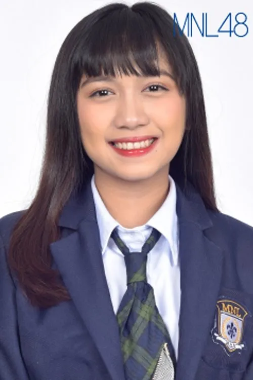 Sheki Arzaga interpretando a Herself