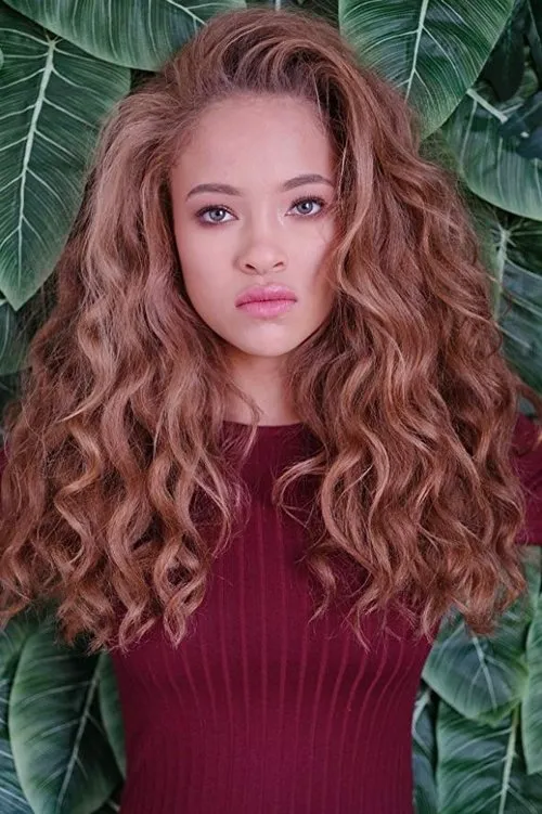 Shelby Simmons interpretando a Claire