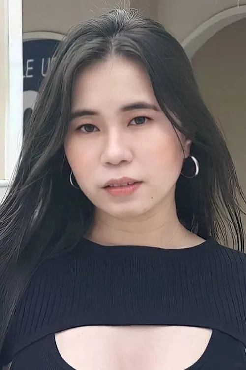 Shelley Amoncio interpretando a News Reporter