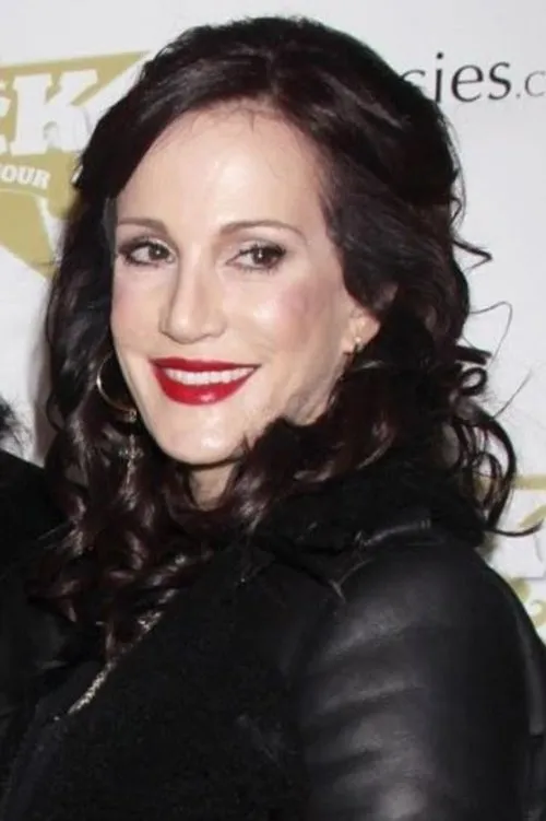 Sheryl Cooper interpretando a Self (voice)