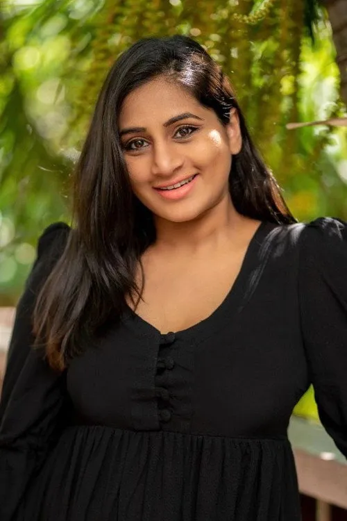 Hemal Ranasinghe ha trabajado con Sheshadrie Priyasad en 2 ocasiones