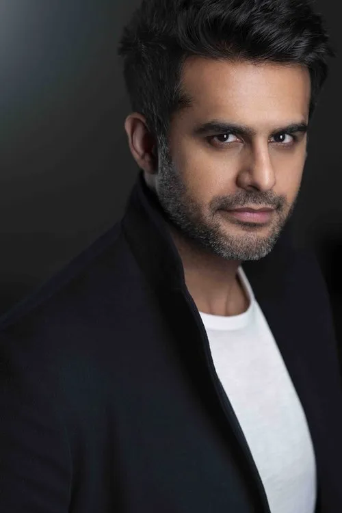 Shezi Sardar interpretando a Haaris