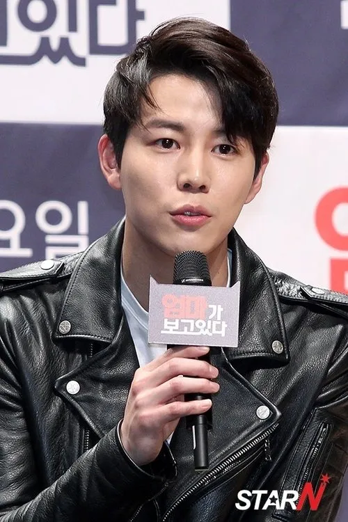 Shin Ji-hoon en su biografía y filmografía