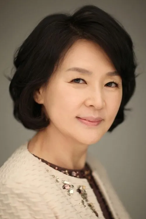 Shin Yeon-sook en su biografía y filmografía
