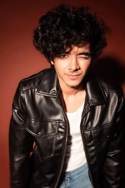 Shine Pandey — personaje: Rajat Raj Singh Chauhan