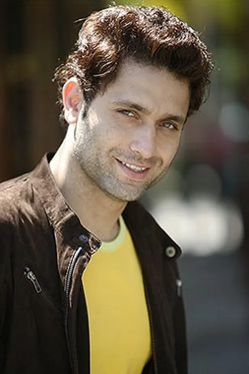 Shiney Ahuja interpretando a William