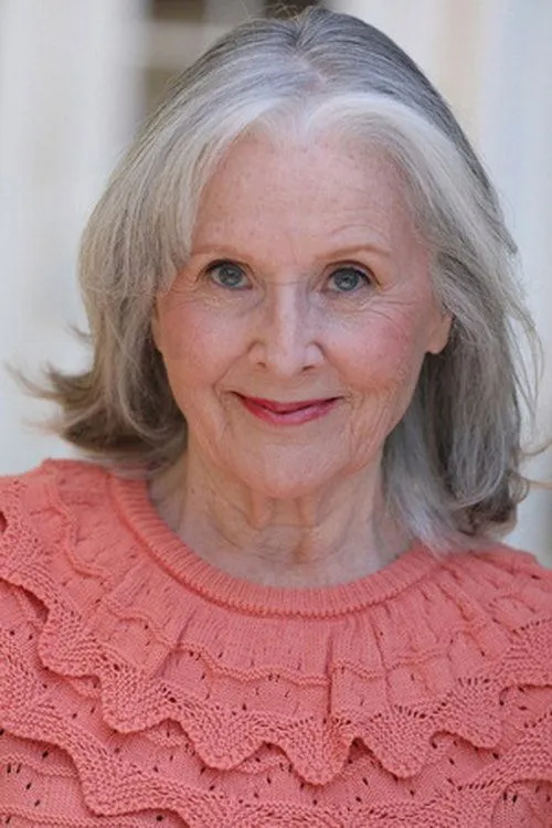 Shirley Raun interpretando a Mrs. Reed