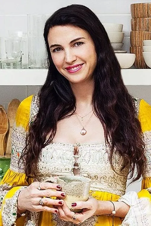 Shiva Rose interpretando a Torso