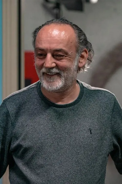 Shkumbin Istrefi interpretando a 