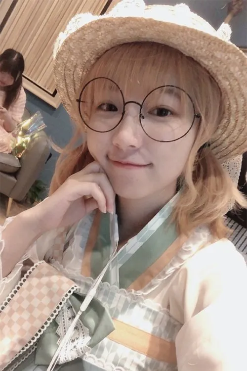 Foto de perfil del actor Shuang Zhao en el reparto