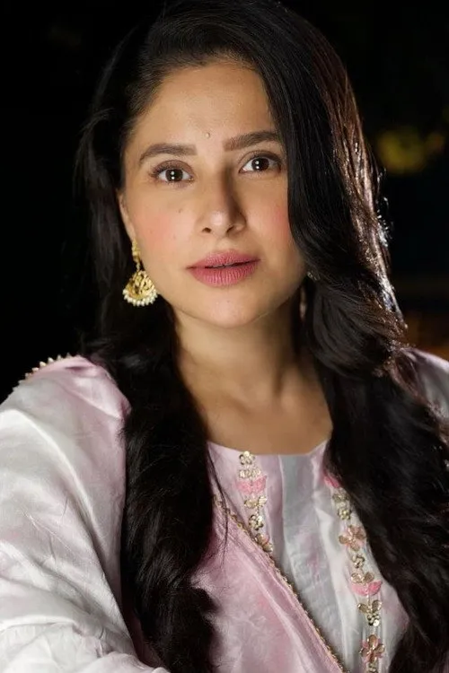 Shubhaavi Choksey — personaje: Nandini Kapoor