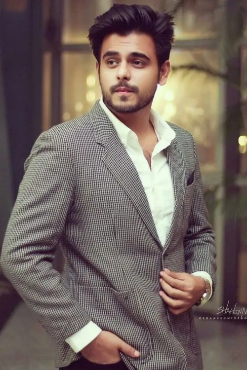 Siam Ahmed — personaje: Salek