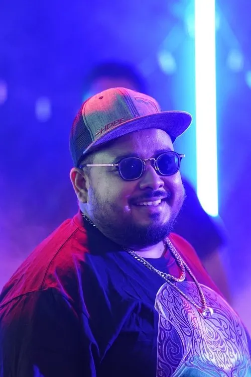 Farhan Ahmed Jovan ha trabajado con Siam Nasir en 2 ocasiones