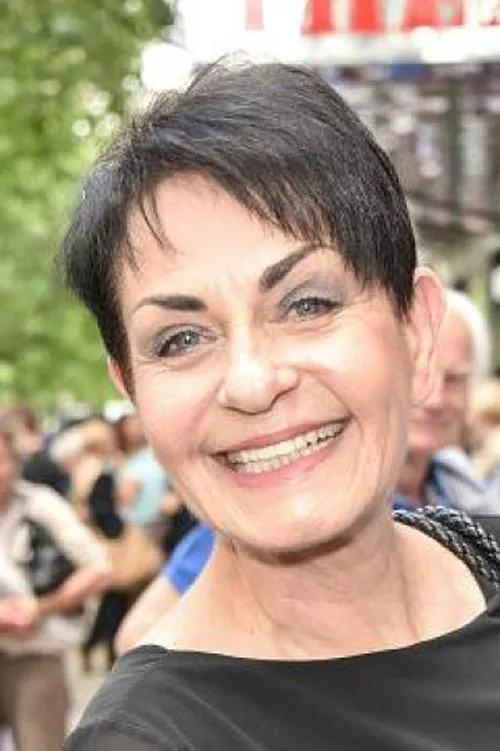 Sibylle Nicolai interpretando a Dagmar