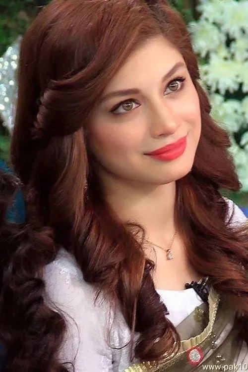 Sidra Batool interpretando a Muskarahat