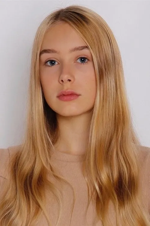 Sidwell Weber interpretando a Chloé