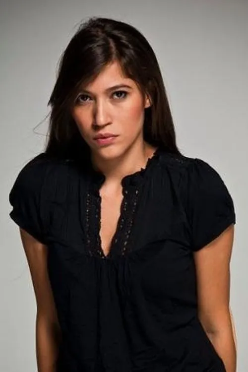 Sıla Çetindağ interpretando a Zeynep