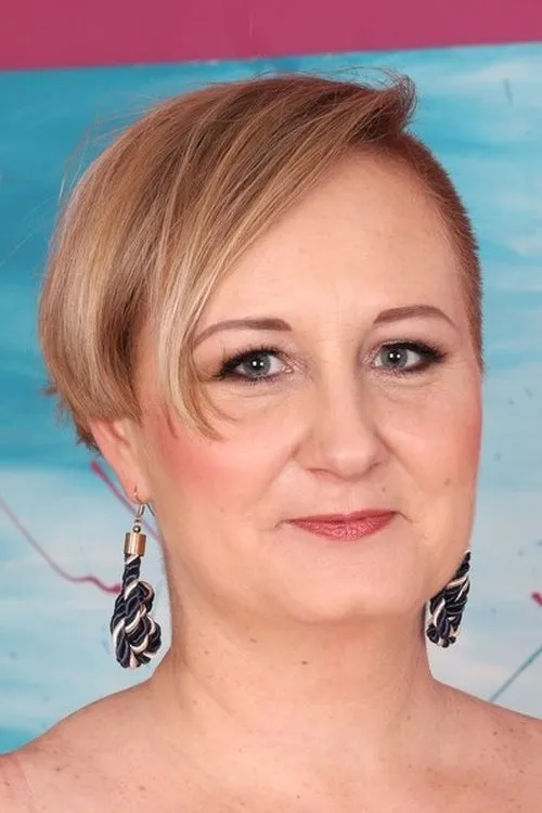 June Kelly ha trabajado con Silana en 1 ocasiones