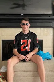 Tyler Gray ha trabajado con Silas Miller en 1 ocasiones