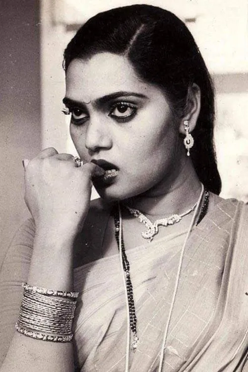 Thyagarajan ha trabajado con Silk Smitha en 6 ocasiones