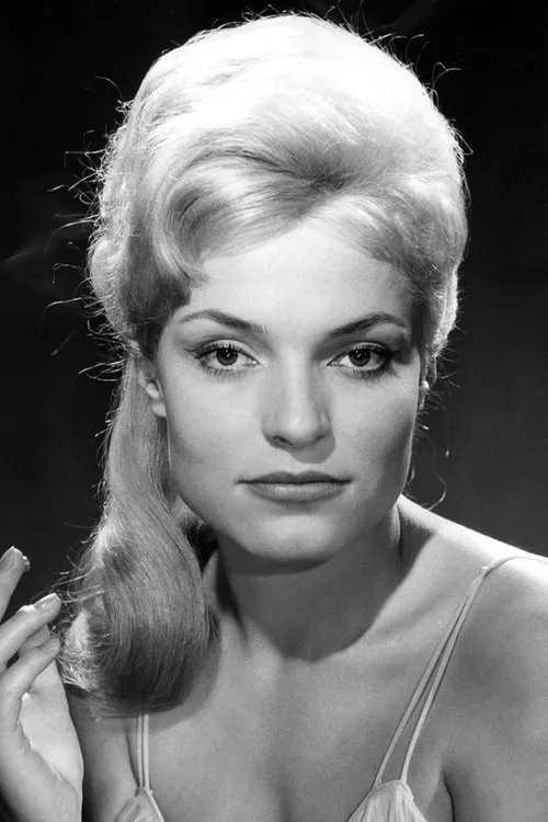 Silvia Simon interpretando a Colette Dumont, Tänzerin (as Silva Simon)