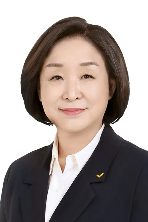 Lee Geum-hee ha trabajado con Sim Sang-jung en 1 ocasiones