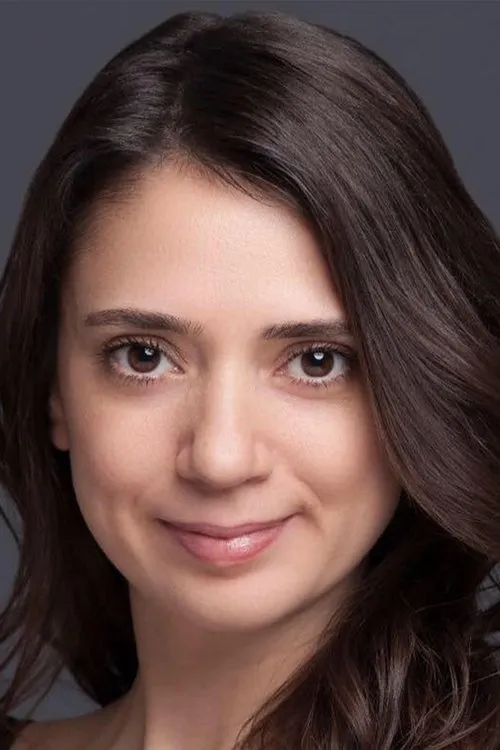 Simge Defne interpretando a Ece