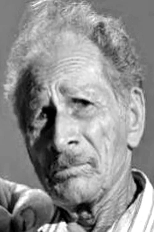 Simião Martiniano interpretando a