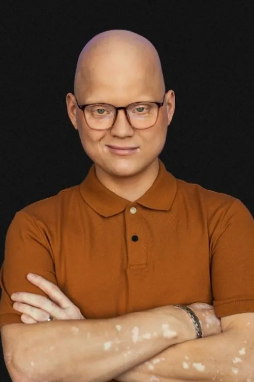 Simon Delisle en su biografía y filmografía