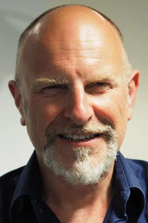 Simon Evans — personaje: Simon