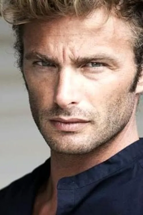 Simon Grechi — personaje: Gabriele Ferrante