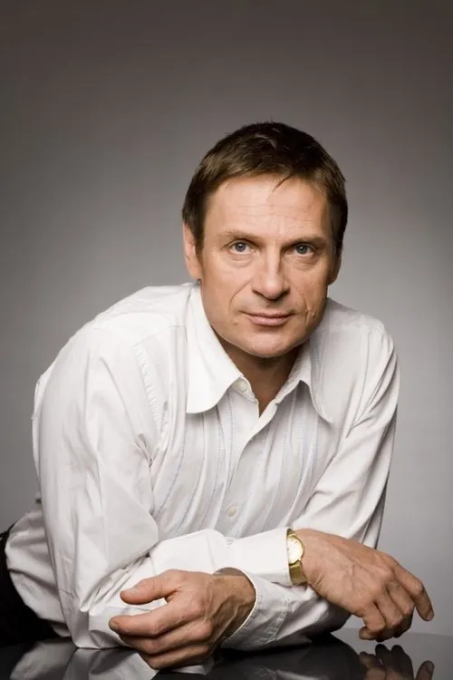 Simon Keenlyside interpretando a Hamlet