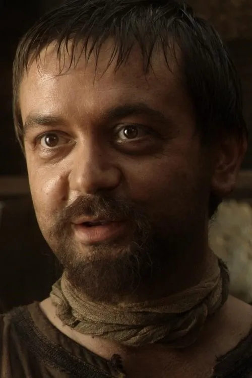 Simon Lowe en su biografía y filmografía