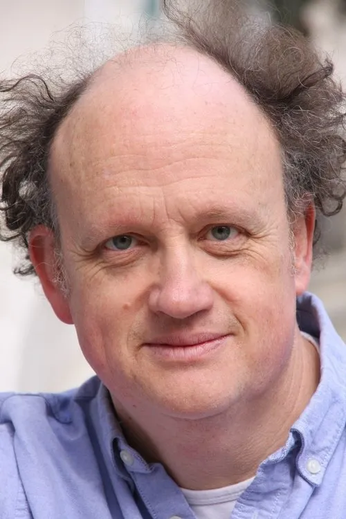 Simon Markey interpretando a Jacob Epstein