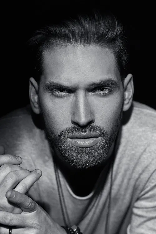 Simon Morin en su biografía y filmografía