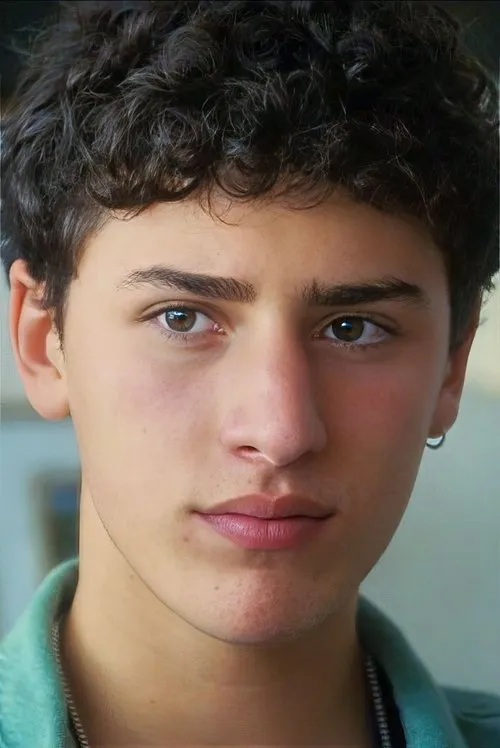 Simón Trujillo interpretando a Simón