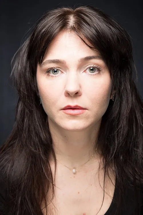 Oxana Moravec ha trabajado con Simona Popescu en 1 ocasiones