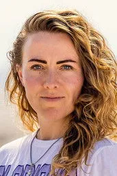 Simone Hof en su biografía y filmografía