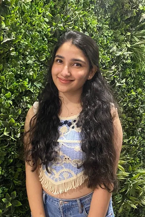 Aditya Sharma ha trabajado con Simran Dhameja en 1 ocasiones